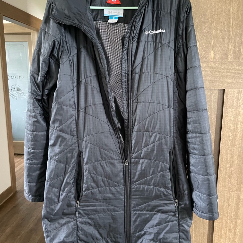 Used good condition Columbia puffer omni-heat. Size large in black.